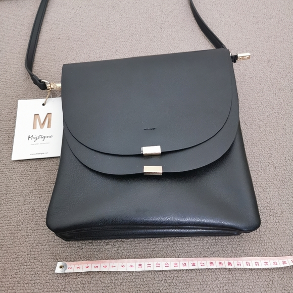 NWT Miztique Crossbody Bag designer collection black and gold multi compartment - Picture 5 of 13